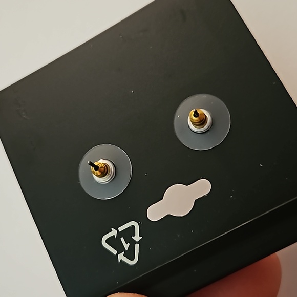 NAPIER 4 leaf clover earrings - Picture 3 of 3